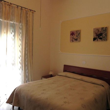 Hotel Ondina Viareggio Kültér fotó