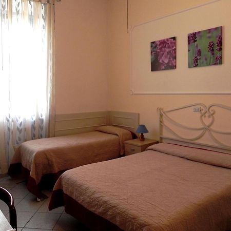 Hotel Ondina Viareggio Kültér fotó