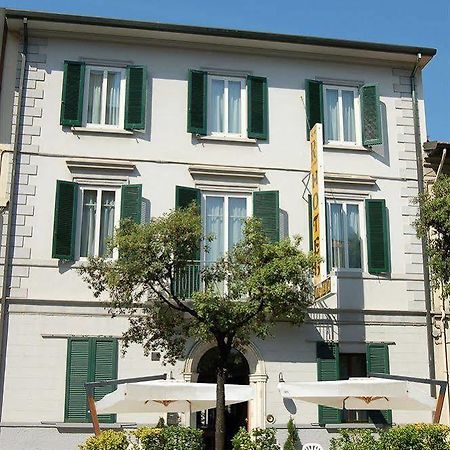 Hotel Ondina Viareggio Kültér fotó
