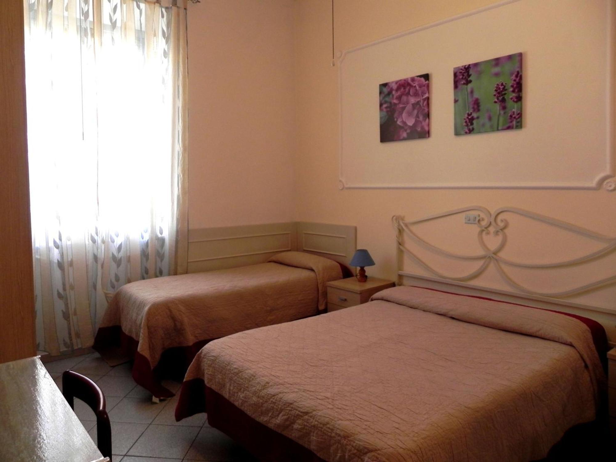 Hotel Ondina Viareggio Kültér fotó