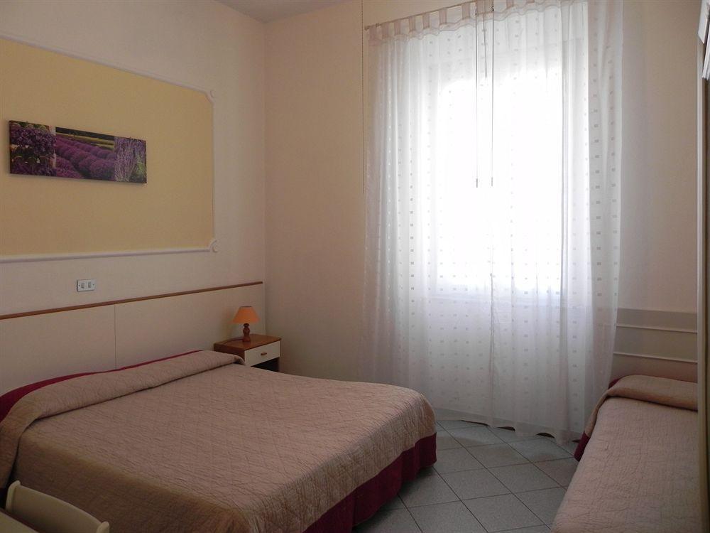 Hotel Ondina Viareggio Kültér fotó