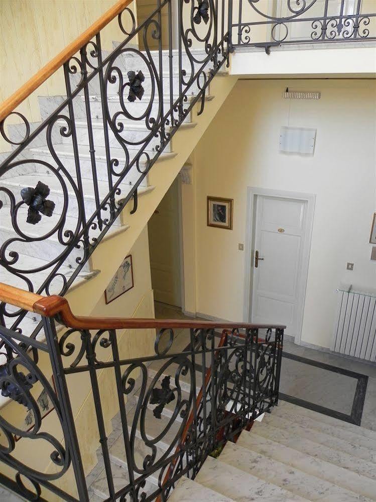 Hotel Ondina Viareggio Kültér fotó