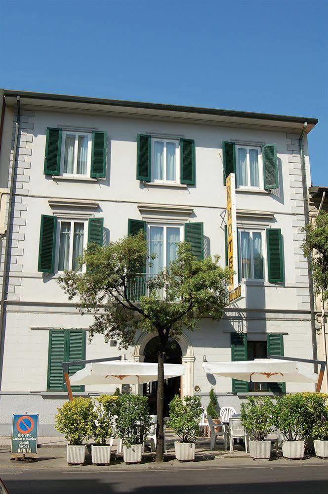 Hotel Ondina Viareggio Kültér fotó