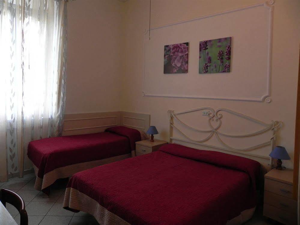 Hotel Ondina Viareggio Kültér fotó