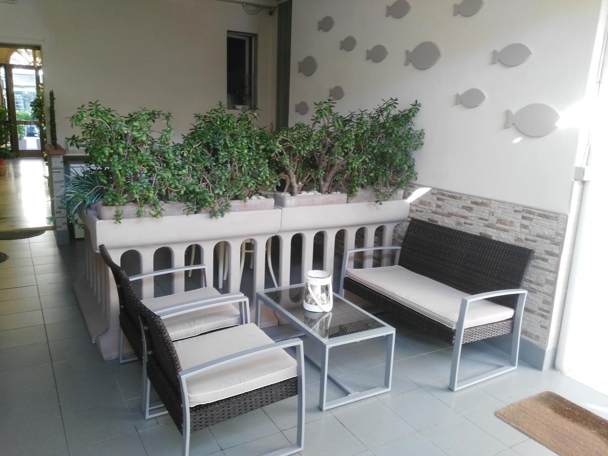 Hotel Ondina Viareggio Kültér fotó