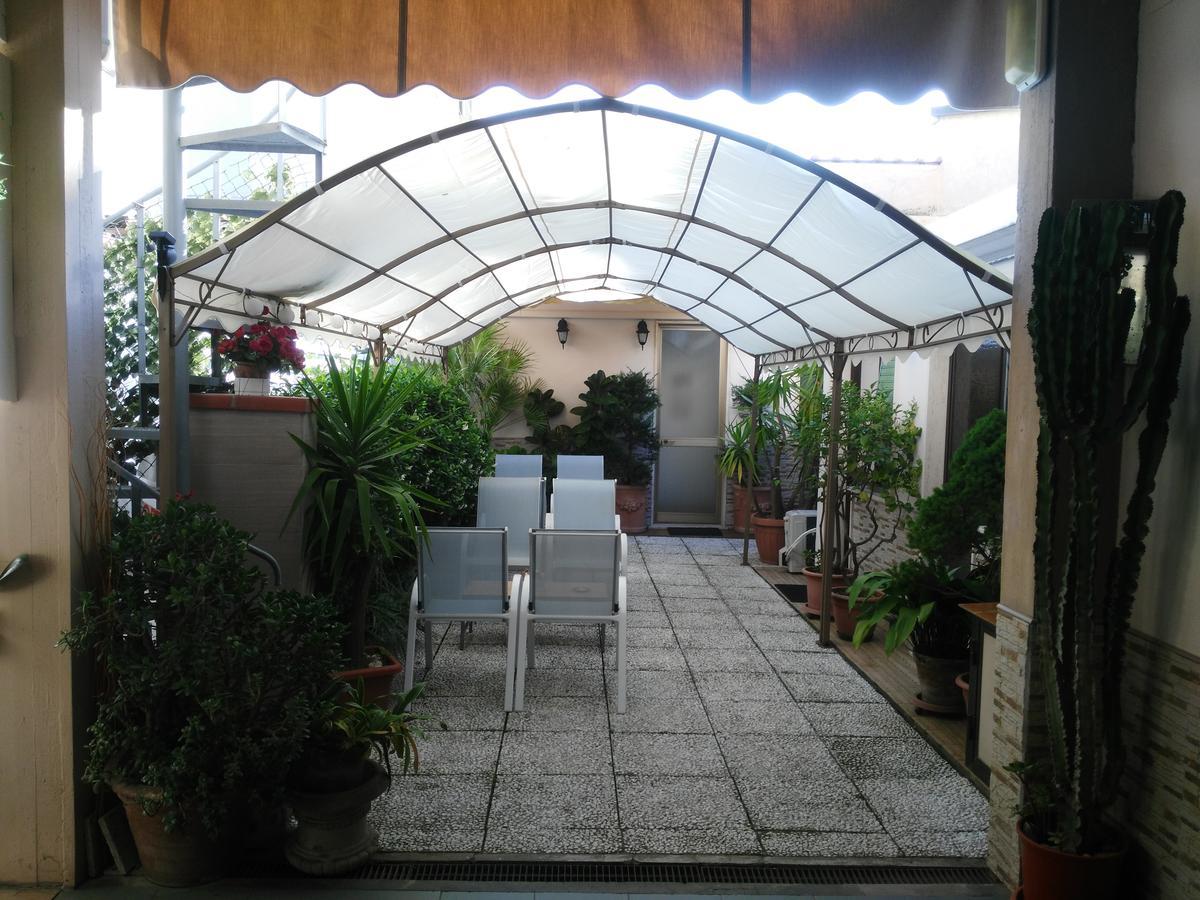 Hotel Ondina Viareggio Kültér fotó