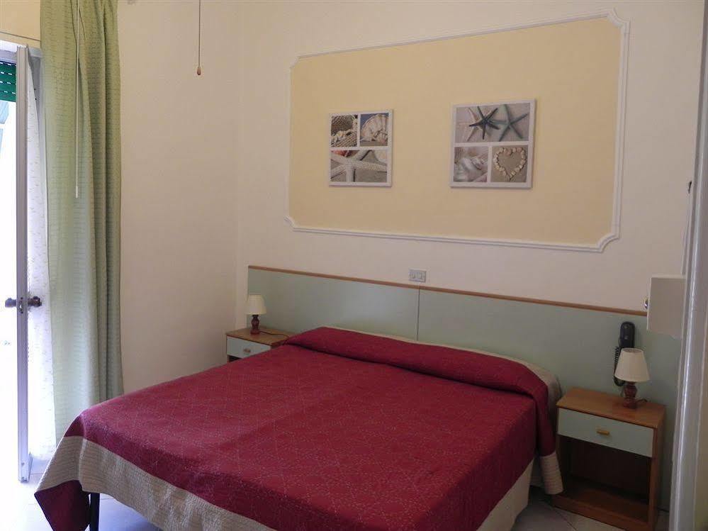 Hotel Ondina Viareggio Kültér fotó