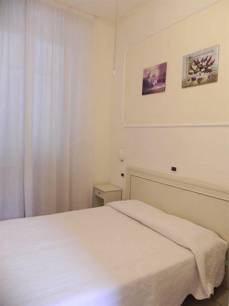 Hotel Ondina Viareggio Kültér fotó